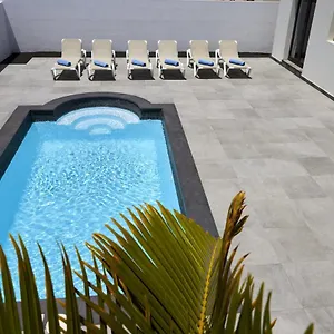 https://205-casa-santuario.in-canary-islands.com